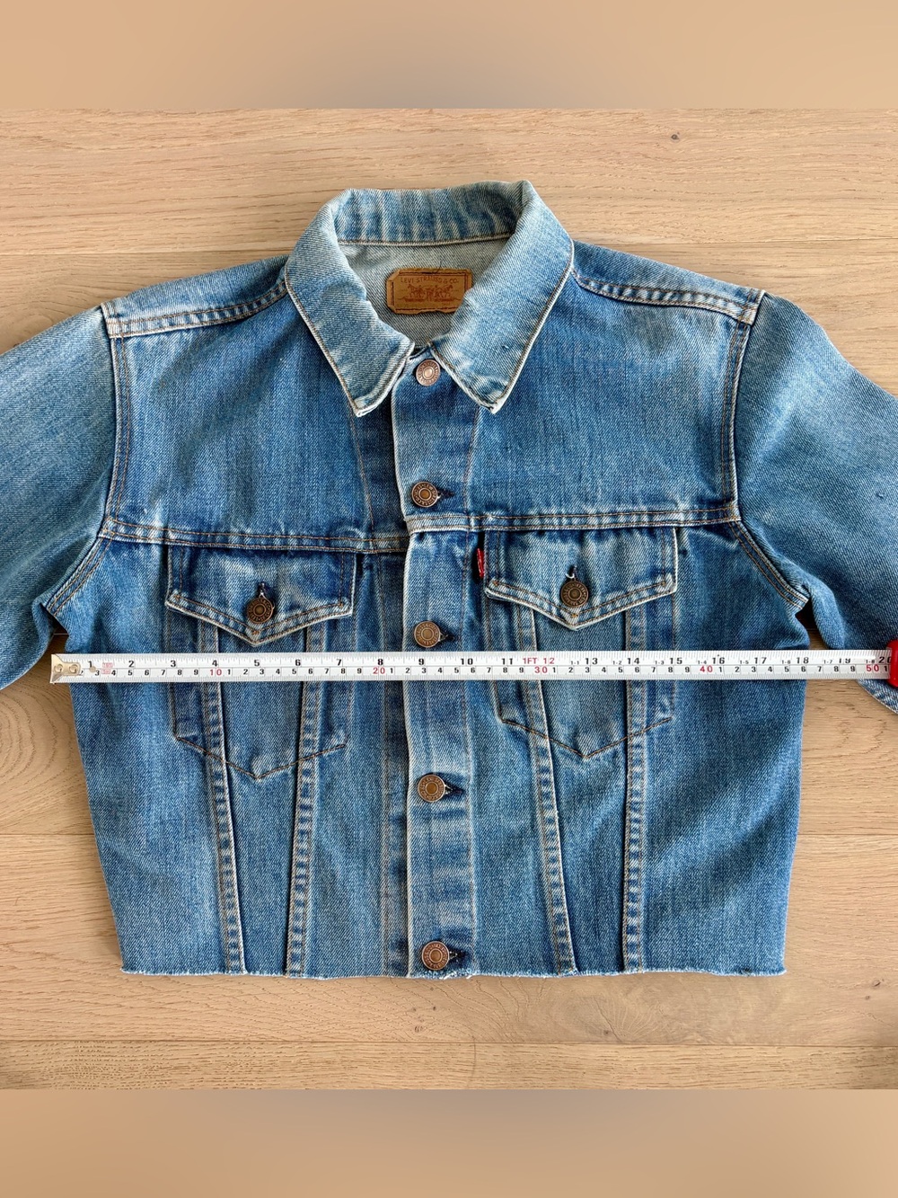 Vintage Levi's Light Blue Raw Cropped Denim Jacket Rare Blank Red Tab (S) - Picture 6 of 10
